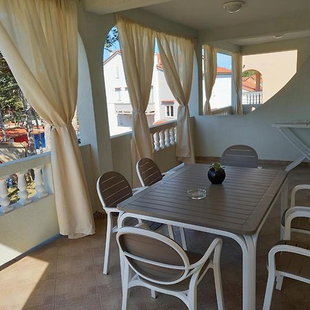 Apartmani Ivana Lopar Zimmer foto